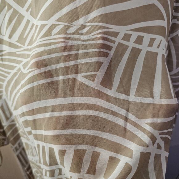 Chicos Beige White Neutral Print Chiffon Top Sz XL Roll Tab Sleeve Resort Office - Picture 3 of 6